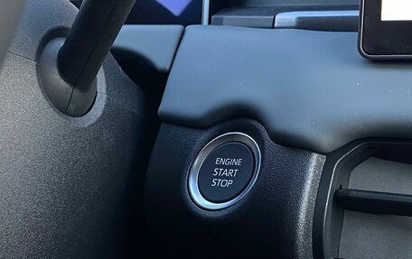 Toyota RAV4, 2025 год, 5 550 000 рублей, 28 фотография