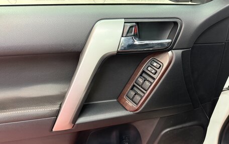 Toyota Land Cruiser Prado 150 рестайлинг 2, 2014 год, 3 325 000 рублей, 8 фотография