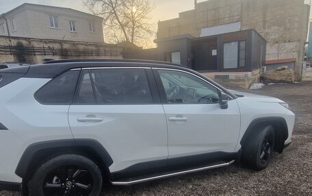 Toyota RAV4, 2020 год, 3 600 000 рублей, 6 фотография
