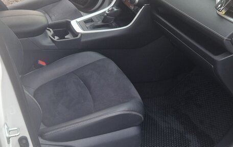 Toyota RAV4, 2020 год, 3 600 000 рублей, 7 фотография