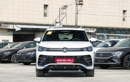 Volkswagen Tiguan, 2025 год, 4 747 050 рублей, 2 фотография