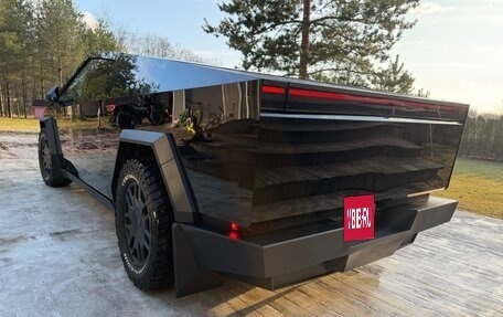 Tesla Cybertruck, 2024 год, 18 600 000 рублей, 3 фотография