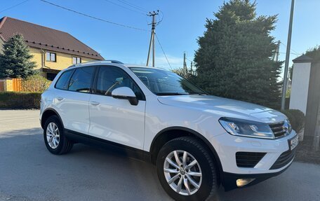 Volkswagen Touareg III, 2015 год, 3 295 000 рублей, 2 фотография