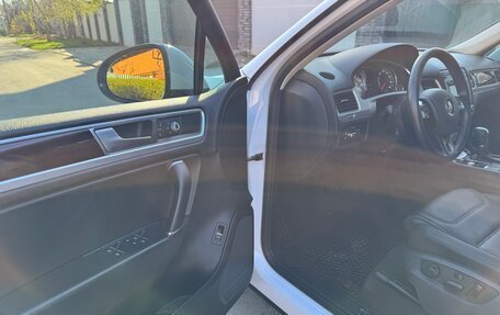 Volkswagen Touareg III, 2015 год, 3 295 000 рублей, 24 фотография