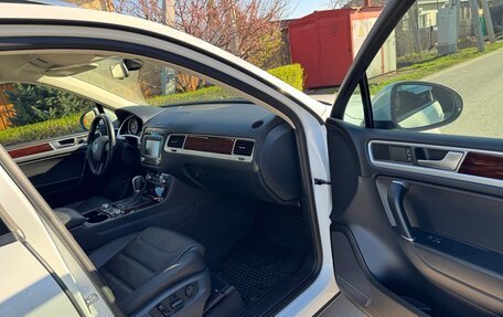 Volkswagen Touareg III, 2015 год, 3 295 000 рублей, 38 фотография