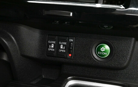 Honda Stepwgn IV, 2016 год, 2 140 000 рублей, 15 фотография