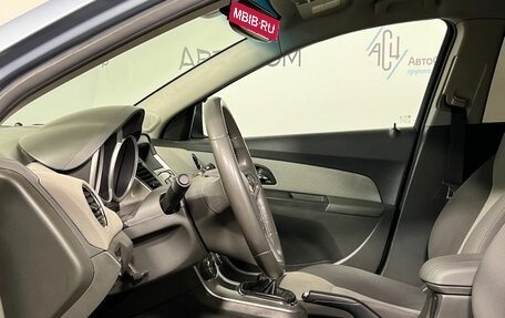 Chevrolet Cruze II, 2010 год, 597 000 рублей, 8 фотография