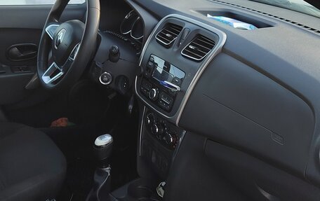 Renault Logan II, 2021 год, 545 000 рублей, 13 фотография