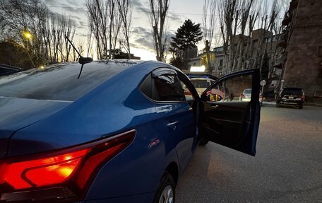 Hyundai Solaris II рестайлинг, 2021 год, 1 600 000 рублей, 3 фотография