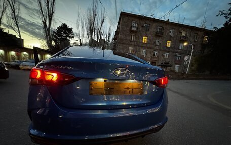 Hyundai Solaris II рестайлинг, 2021 год, 1 600 000 рублей, 5 фотография