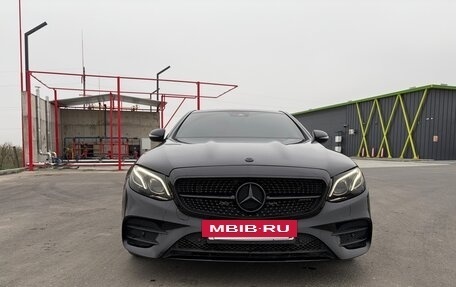 Mercedes-Benz E-Класс, 2018 год, 4 100 000 рублей, 2 фотография