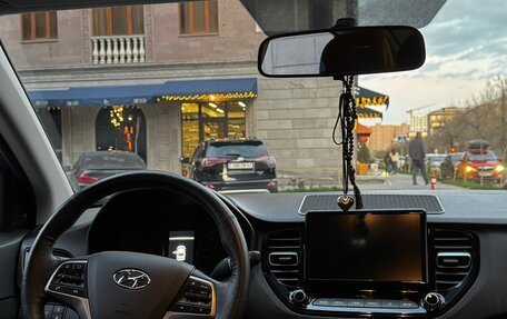 Hyundai Solaris II рестайлинг, 2021 год, 1 600 000 рублей, 14 фотография