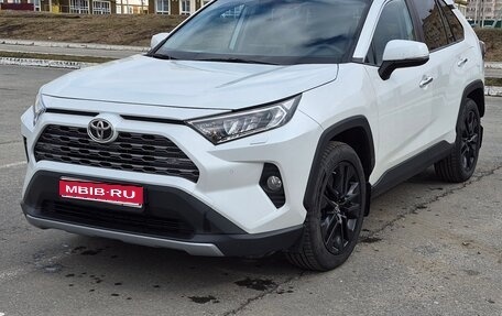 Toyota RAV4, 2019 год, 2 880 000 рублей, 1 фотография