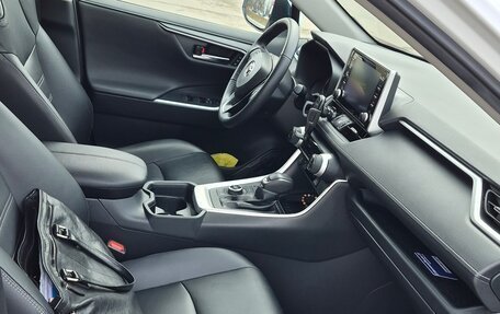 Toyota RAV4, 2019 год, 2 880 000 рублей, 8 фотография