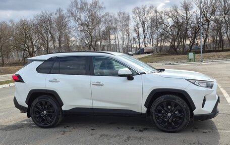 Toyota RAV4, 2019 год, 2 880 000 рублей, 4 фотография