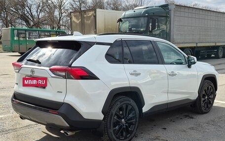 Toyota RAV4, 2019 год, 2 880 000 рублей, 5 фотография