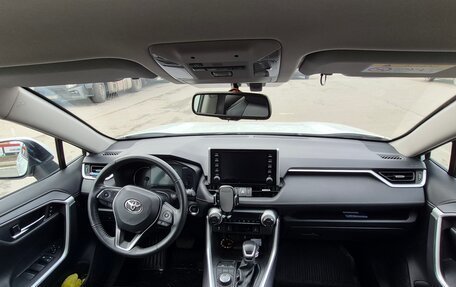 Toyota RAV4, 2019 год, 2 880 000 рублей, 9 фотография