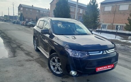 Mitsubishi Outlander III рестайлинг 3, 2012 год, 1 850 000 рублей, 1 фотография