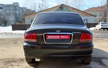 Hyundai Sonata IV рестайлинг, 2004 год, 370 000 рублей, 1 фотография