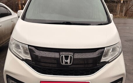 Honda Stepwgn IV, 2016 год, 1 850 000 рублей, 1 фотография