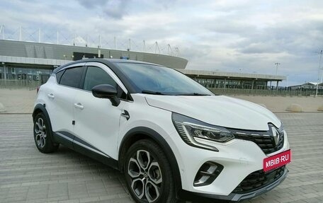 Renault Captur II, 2020 год, 1 790 000 рублей, 1 фотография