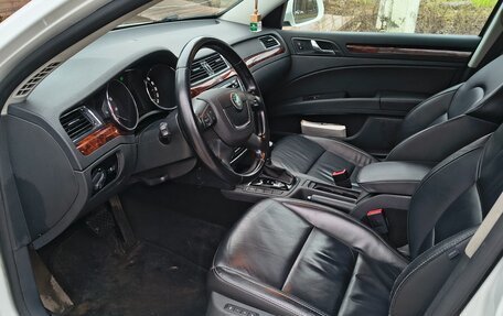 Skoda Superb III рестайлинг, 2012 год, 800 000 рублей, 11 фотография