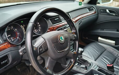 Skoda Superb III рестайлинг, 2012 год, 800 000 рублей, 13 фотография