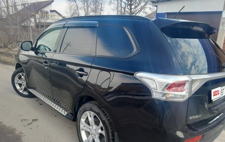 Mitsubishi Outlander III рестайлинг 3, 2012 год, 1 850 000 рублей, 6 фотография