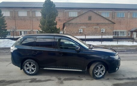 Mitsubishi Outlander III рестайлинг 3, 2012 год, 1 850 000 рублей, 2 фотография