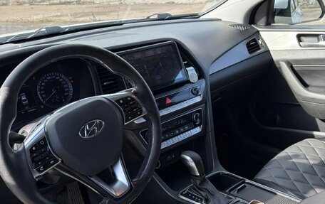 Hyundai Sonata VII, 2018 год, 635 000 рублей, 3 фотография