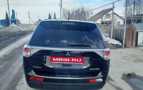 Mitsubishi Outlander III рестайлинг 3, 2012 год, 1 850 000 рублей, 8 фотография