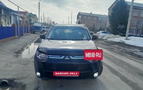 Mitsubishi Outlander III рестайлинг 3, 2012 год, 1 850 000 рублей, 4 фотография