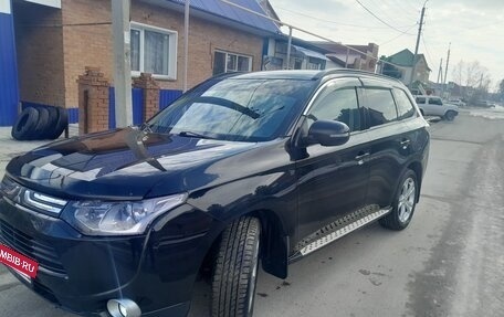 Mitsubishi Outlander III рестайлинг 3, 2012 год, 1 850 000 рублей, 5 фотография