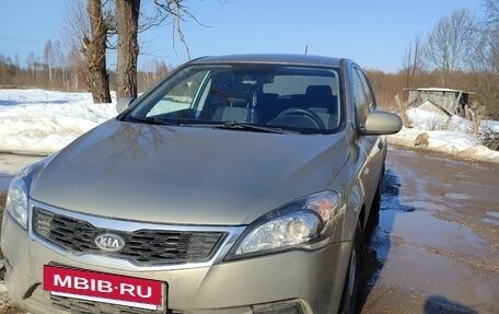 KIA cee'd I рестайлинг, 2012 год, 650 000 рублей, 2 фотография