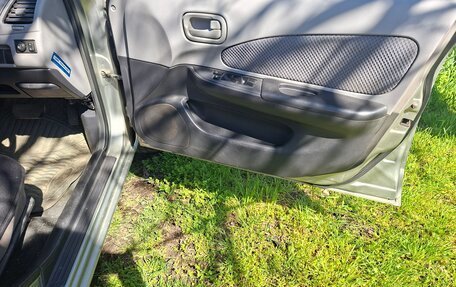 Nissan Wingroad III, 2004 год, 600 000 рублей, 10 фотография