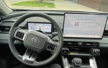 Toyota RAV4, 2026 год, 4 570 000 рублей, 10 фотография