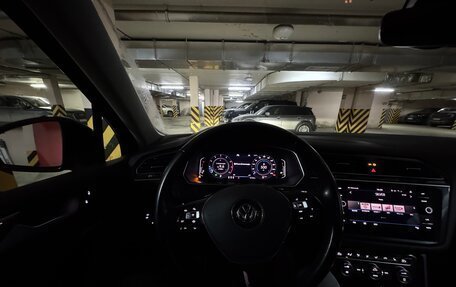 Volkswagen Tiguan II, 2020 год, 3 100 000 рублей, 13 фотография