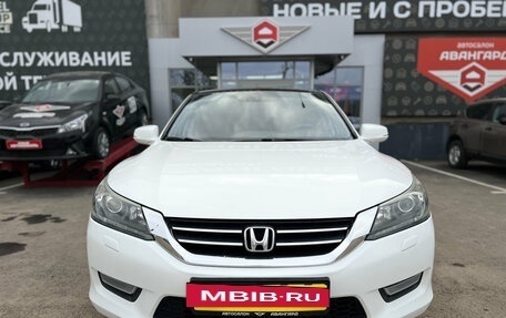 Honda Accord IX рестайлинг, 2013 год, 1 700 000 рублей, 2 фотография