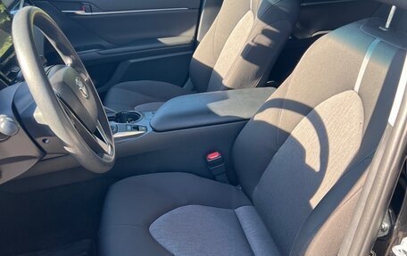 Toyota Camry, 2022 год, 2 490 000 рублей, 10 фотография