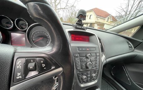 Opel Astra J, 2011 год, 690 000 рублей, 3 фотография