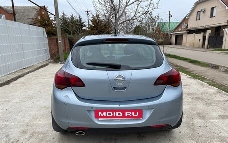 Opel Astra J, 2011 год, 690 000 рублей, 5 фотография