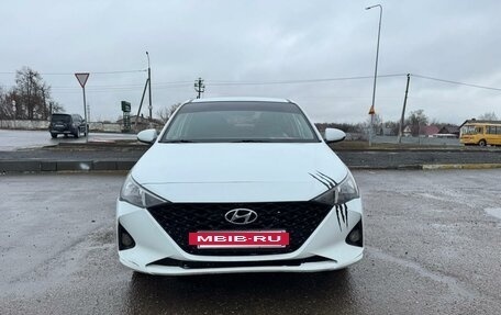 Hyundai Solaris II рестайлинг, 2020 год, 1 050 000 рублей, 2 фотография