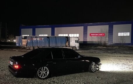 Mercedes-Benz E-Класс, 1996 год, 350 000 рублей, 2 фотография