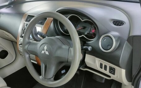 Mitsubishi Colt VI рестайлинг, 2005 год, 500 000 рублей, 13 фотография