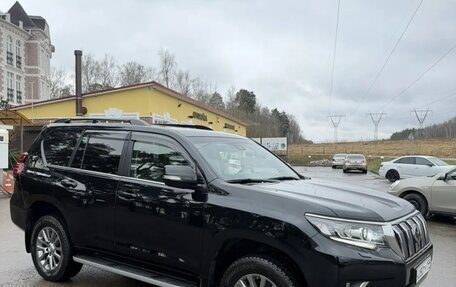 Toyota Land Cruiser Prado 150 рестайлинг 2, 2018 год, 5 800 000 рублей, 2 фотография
