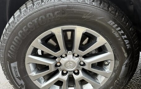 Toyota Land Cruiser Prado 150 рестайлинг 2, 2018 год, 5 800 000 рублей, 8 фотография