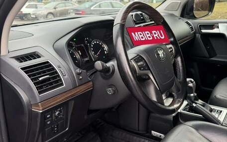 Toyota Land Cruiser Prado 150 рестайлинг 2, 2018 год, 5 800 000 рублей, 14 фотография