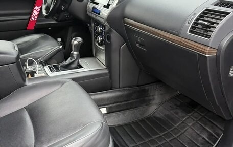 Toyota Land Cruiser Prado 150 рестайлинг 2, 2018 год, 5 800 000 рублей, 15 фотография