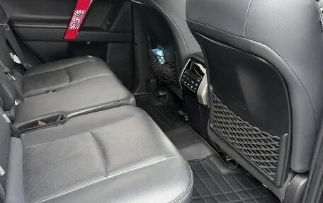 Toyota Land Cruiser Prado 150 рестайлинг 2, 2018 год, 5 800 000 рублей, 20 фотография