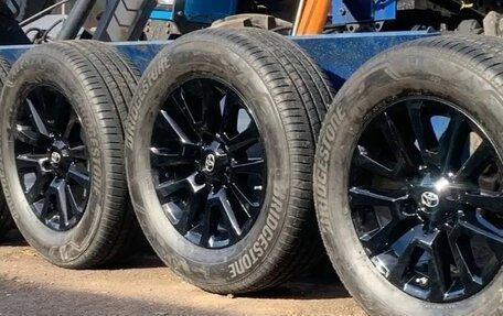 Toyota Land Cruiser Prado 150 рестайлинг 2, 2018 год, 5 800 000 рублей, 24 фотография